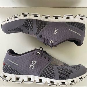 On Running Shark Pebble Cloud Shoes 9.5